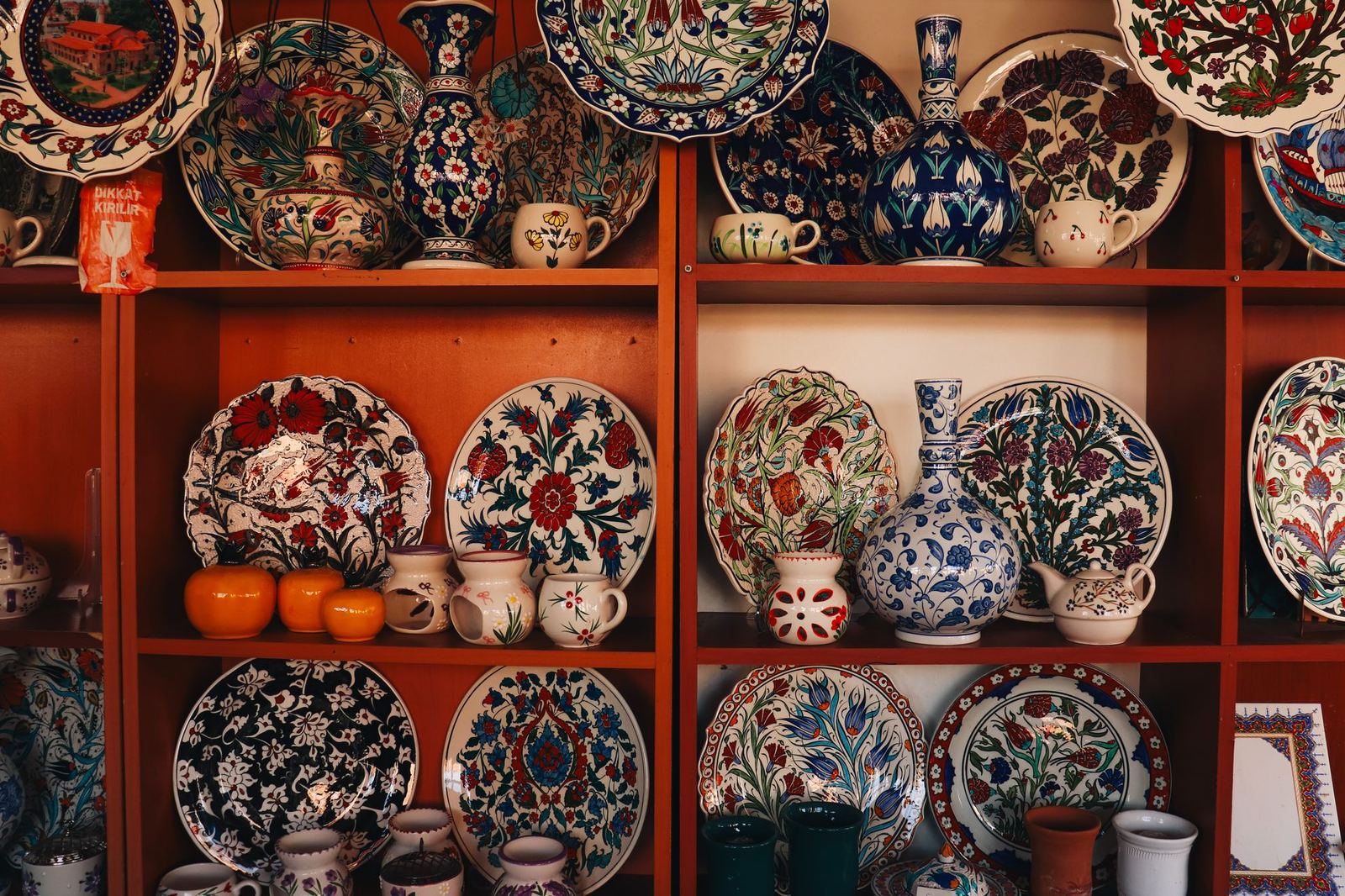 Lale Motifli Tabak (İznik Üslubu)